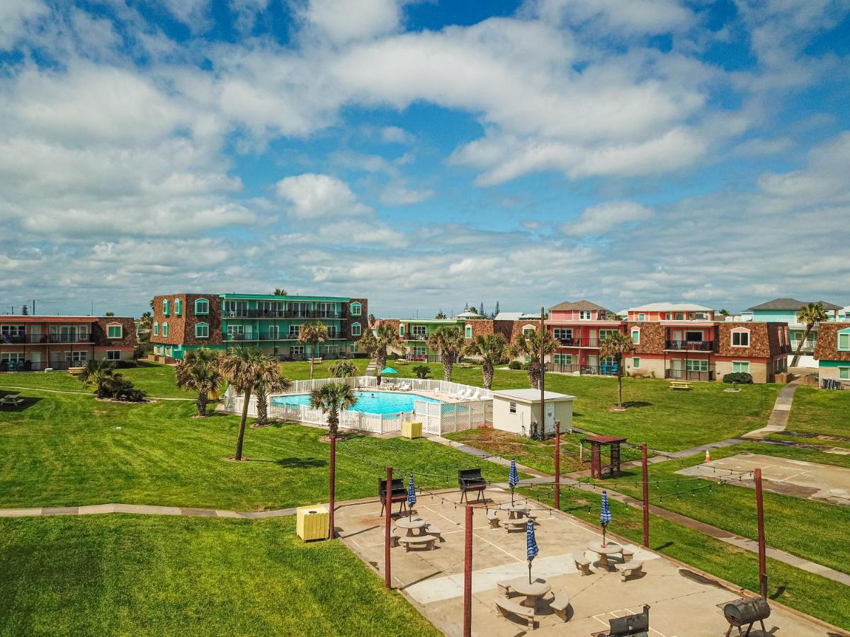 Ir33 1St Floor Condo, 2 Bedroom 2 Bath, Shared Pool, Boardwalk To Beach Port Aransas Exteriör bild