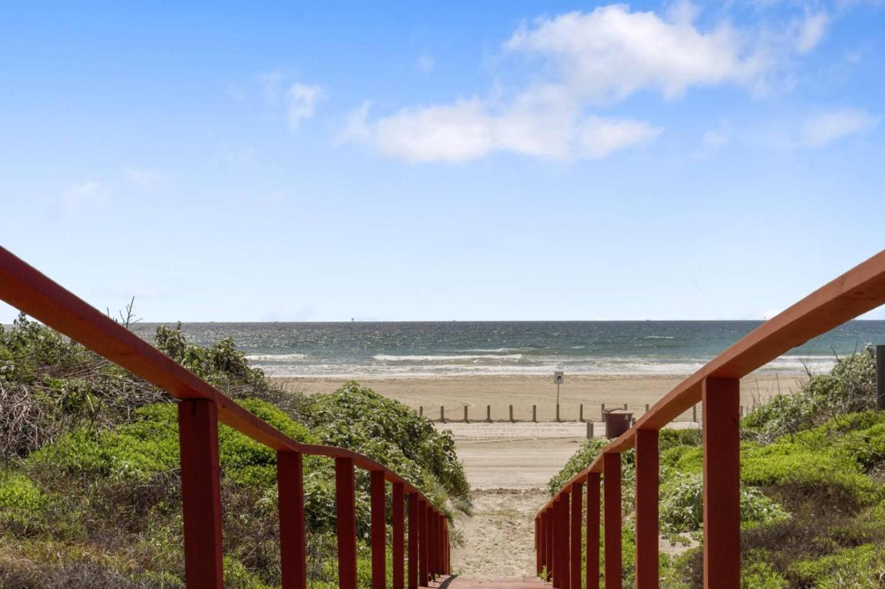 Ir33 1St Floor Condo, 2 Bedroom 2 Bath, Shared Pool, Boardwalk To Beach Port Aransas Exteriör bild