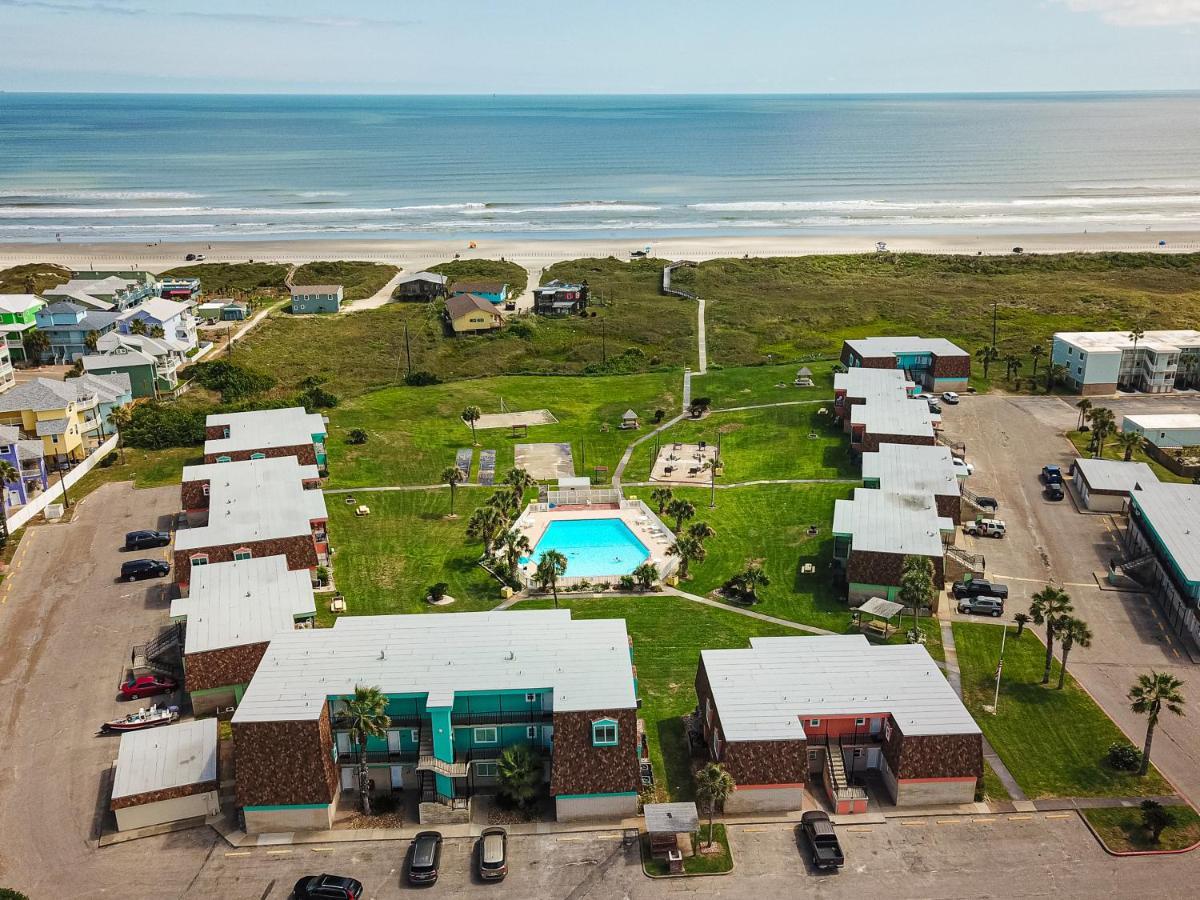 Ir33 1St Floor Condo, 2 Bedroom 2 Bath, Shared Pool, Boardwalk To Beach Port Aransas Exteriör bild