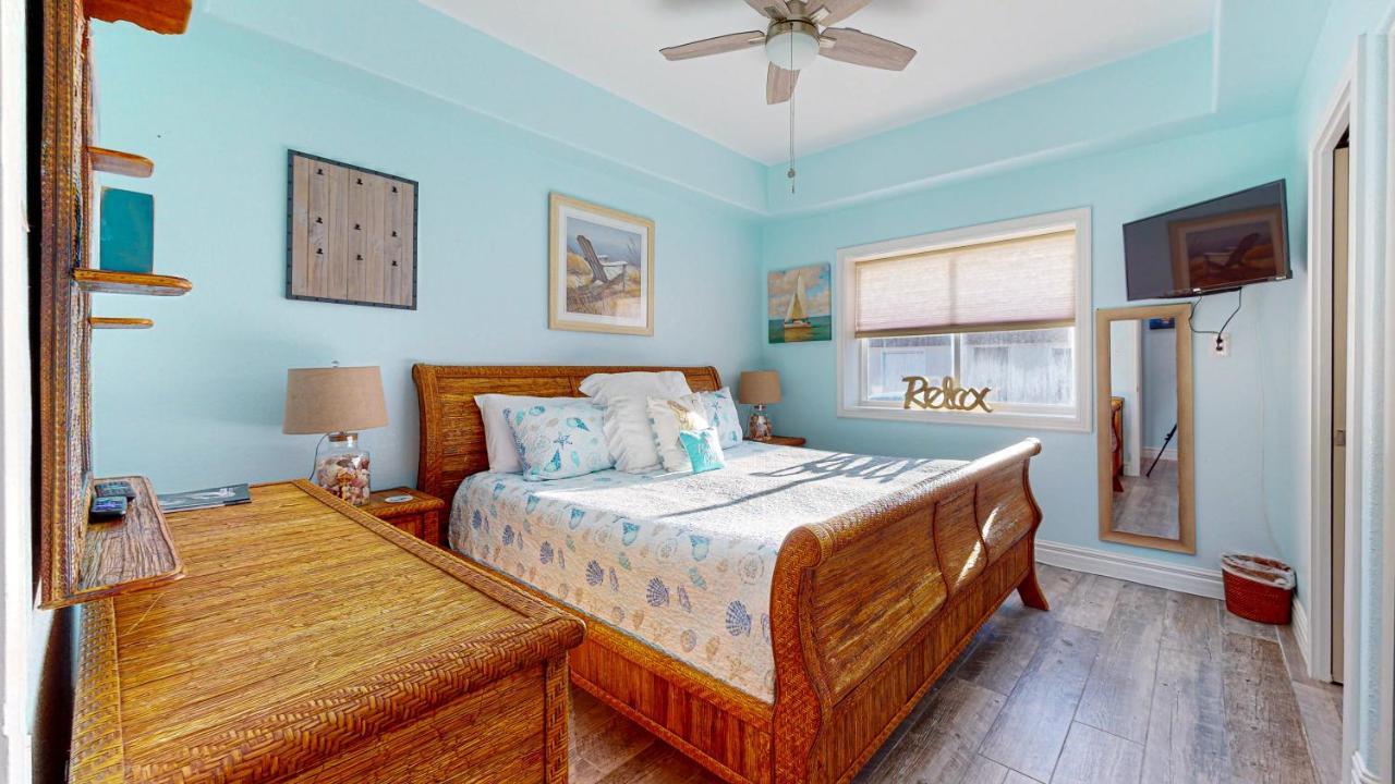 Ir33 1St Floor Condo, 2 Bedroom 2 Bath, Shared Pool, Boardwalk To Beach Port Aransas Exteriör bild